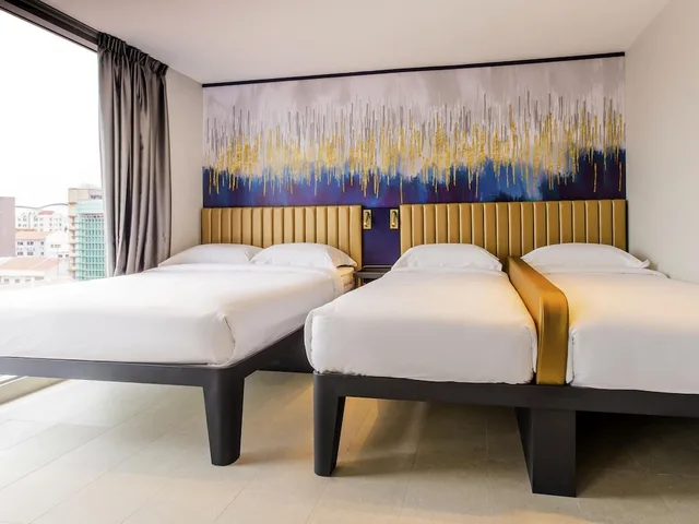 Deluxe, Double and Twin Beds, Ibis budget Singapore Gold 1/5