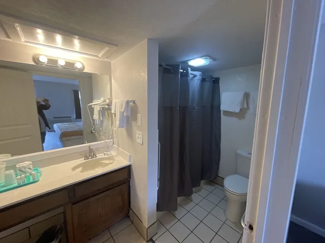 غرفة اقتصادية مفردة بسرير كينج، Victorian Inn 2/2