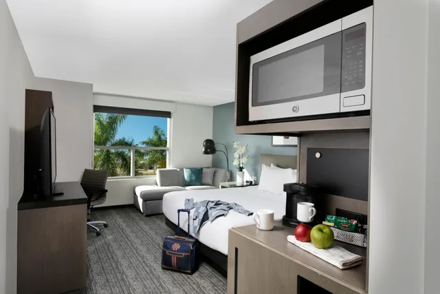 Room, King Bed, Bay View, Accessible، Hyatt House San Juan 3/3