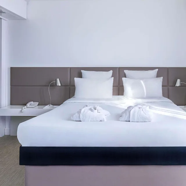 غرفة تنفيذية بسرير كوين بشرفة، Novotel Suites Paris Issy Les Moulineaux 2/5
