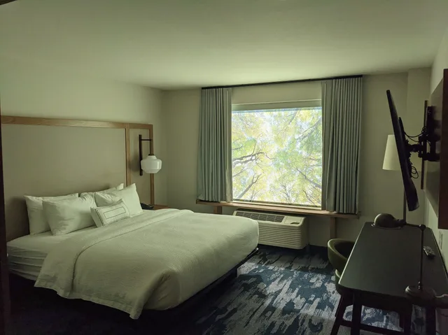 غرفة بسرير كينج، Fairfield Inn & Suites by Marriott Lincoln Crete 5/12