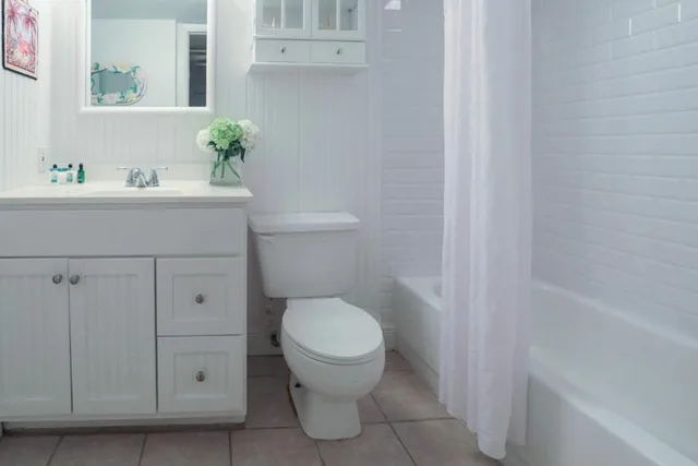 Suite, Partial Ocean View, Ocean Pointe Suites Hotel 3/4