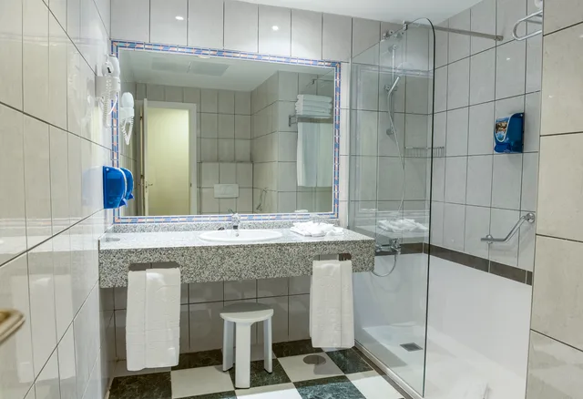 Family, Pool View, Balcony or Terrace، Hotel Drago Park by Pierre & Vacances 5/5