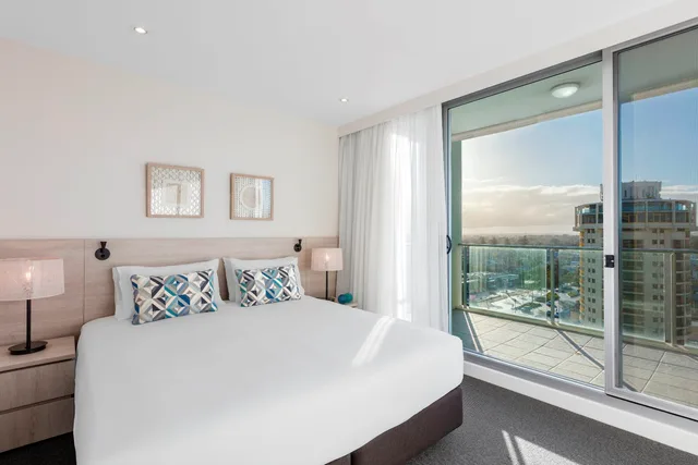 1 Bedroom, Executive, Apartment, Oaks Glenelg Liberty Suites 1/3