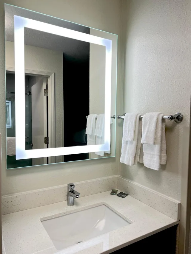 Room, Quadruple, 2 Queen Beds, Sleep Inn & Suites Wisconsin Dells - Lake Delton 4/4