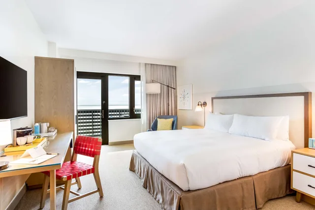 Room, King Bed, Bunk Bed, Gulf Front, Bathtub، The Lodge At Gulf State Park A Hilton Hotel 4/10