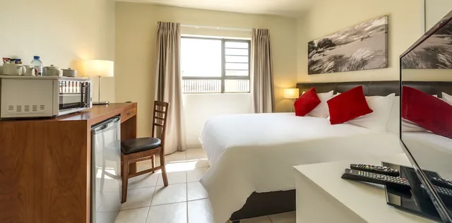 غرفة بسرير كينج لذوي الإعاقة، Kathu Inn by Country Hotels 1/3