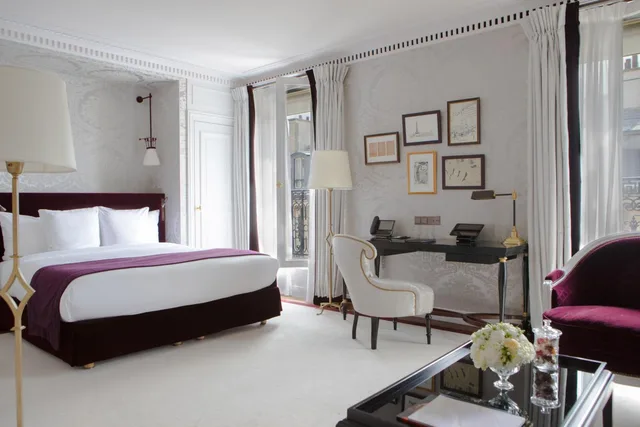 جناح بريستيج جونيور بسرير كينج مع أريكة، La Reserve Paris Hotel And Spa 1/2