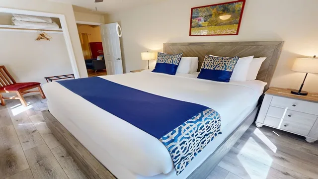 2 Bedrooms, Cottage, King and Queen Bed, Valley View, Kitchen، West Sonoma Inn and Spa 4/7