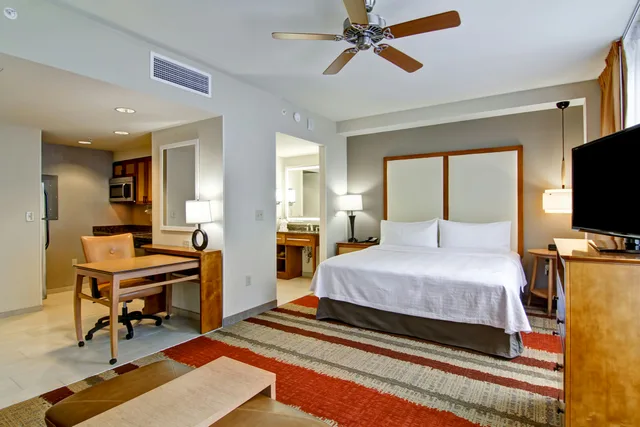 استوديو بسرير كينج لذوي الإعاقة، Homewood Suites by Hilton Cincinnati-Downtown 1/4
