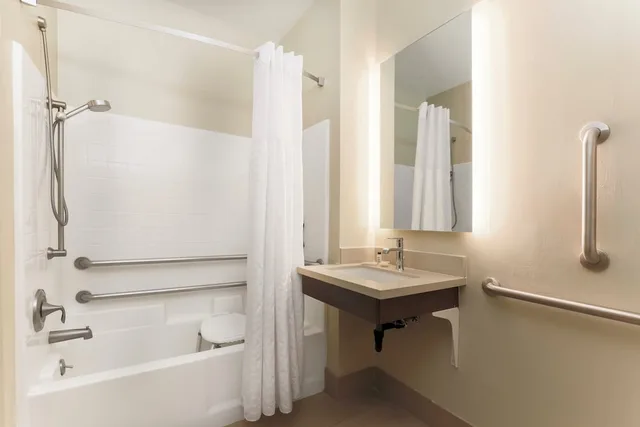 جناح بسرير كينج بغرفتي نوم بمطبخ لذوي الإعاقة، Staybridge Suites Reno 2/3