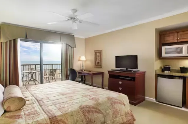 Room, King Bed, Balcony, Royale Palms Condominiums 1/3