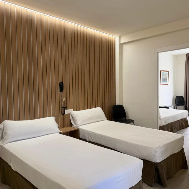 غرفة رباعية، Hotel Victoria Centro 1/8