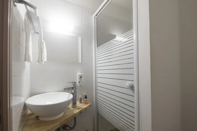 Studio, Sofa, Garden City Aix En Provence Puyricard 3/3