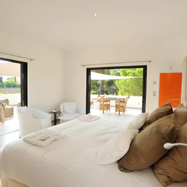 جناح بحوض جاكوزي، Hotel Font Mourier 1/5