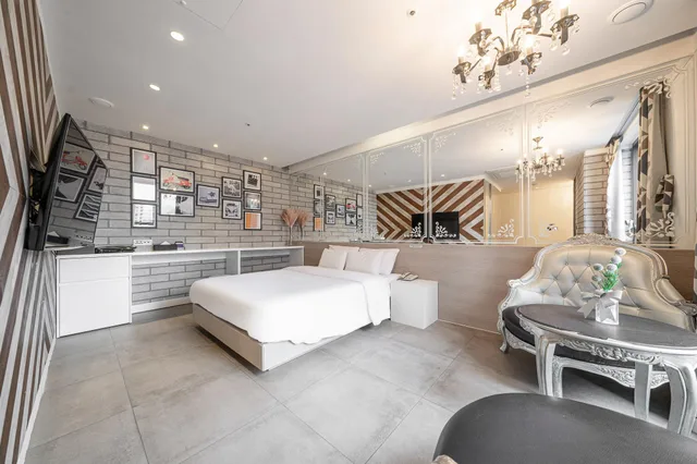 Tower, Suite، Hotel Lassa 2/2