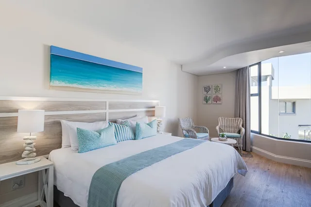 غرفة بريميوم بسرير كينج، BAYVIEW HOTEL 4/10