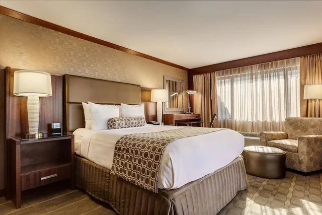 غرفة بريميوم بسرير كوين لذوي الإعاقة، Crowne Plaza Foster City San Mateo 2/6