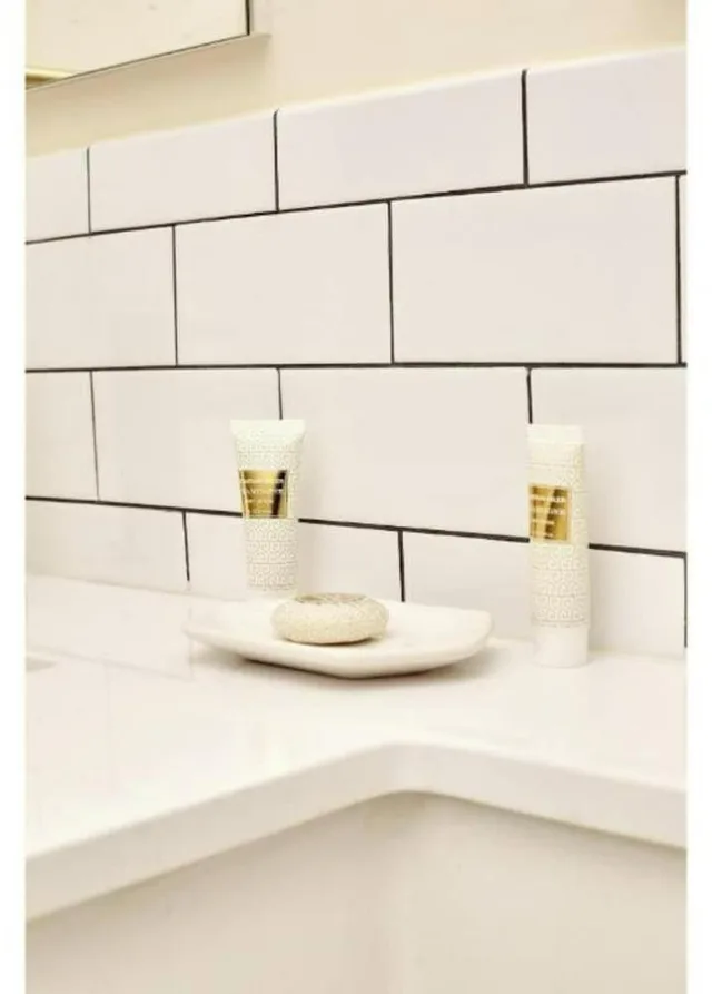 Guest Room, Queen Bed, Shared Kitchen، The Louie Hotel New Orleans, Belvilla District 6 Formerly Sonder 10/10