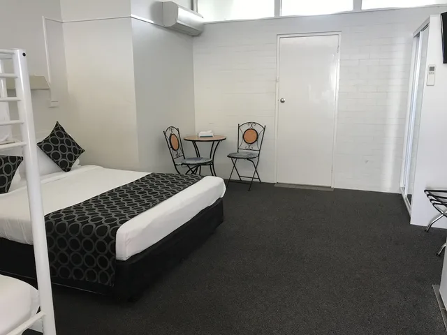 غرفة عائلية بسرير كوين وأسرّة بطابقين، Coffs Shearwater Motel 8/8