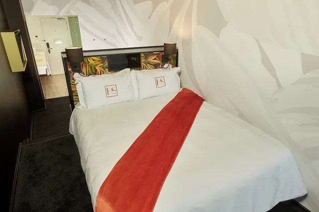 غرفة قياسية بسرير كوين، Hotel Sky Cape Town 1/3