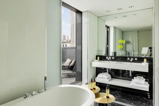 Ultimate, Me, Penthouse, Suite, King Bed، Me London Hotel 3/6