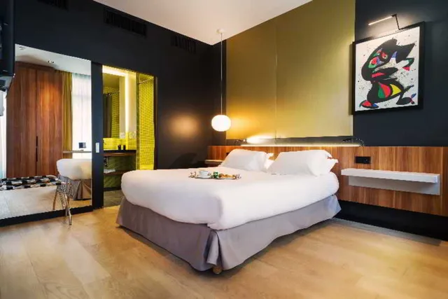 Standard, Double Bed, Hotel Chateaudun Opera 4/9