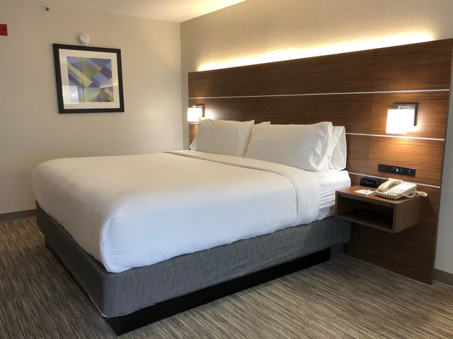غرفة بسرير كينج لذوي الإعاقة، Holiday Inn Express Atlanta Stone Mountain 2/5