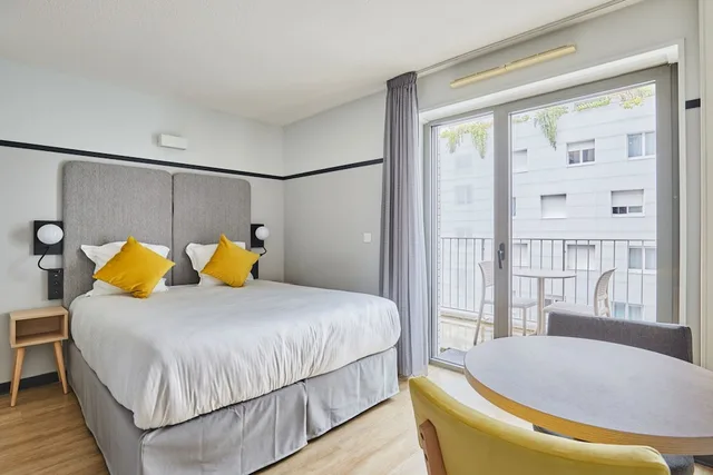 Studio, Double Bed, Balcony, Appart'hotel Odalys City - Lyon Centre Confluence 7/10