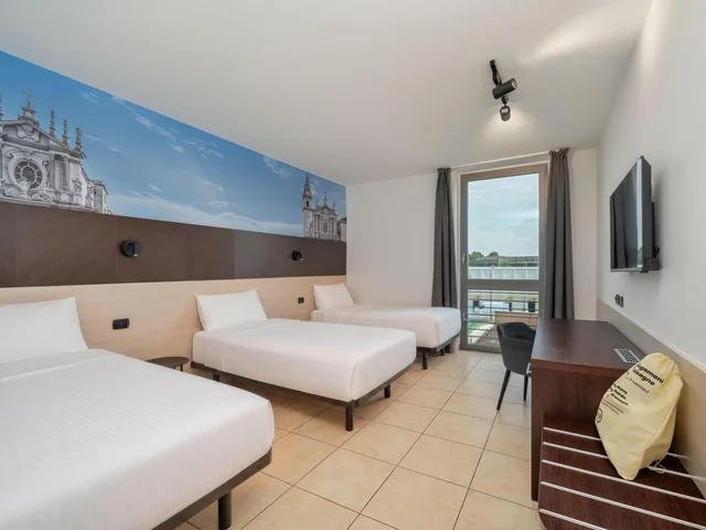 Triple Room Three Separate Beds, B&B HOTEL Settimo Torinese 5/10
