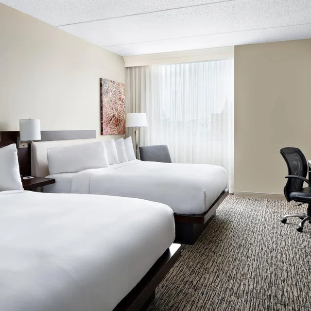 Guest Room, 2 Queen Beds, Club Lounge Access, Cleveland Marriott East 1/3
