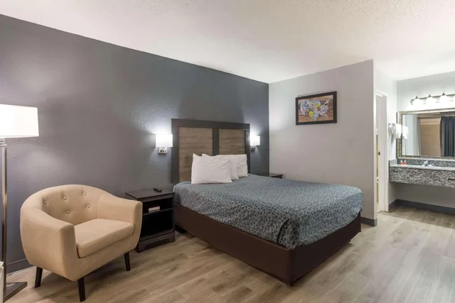 غرفة بسرير كوين، Econo Lodge Cave City 2/5