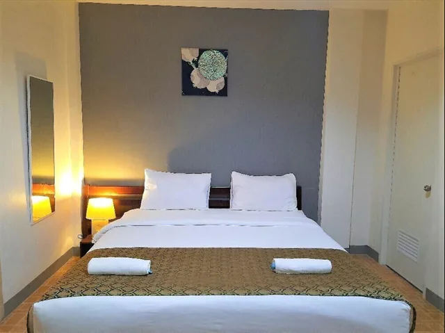 Family Deck, King Bed, Bunk Bed، Conrada's Place Hotel And Resort 1/8