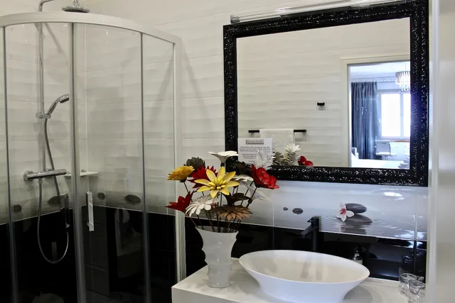 Luxury, Suite, King Bed, Sea and Promenade View، Galeria Valeria Seaside Downtown - MAG Quaint & Elegant Boutique Hotels 6/6