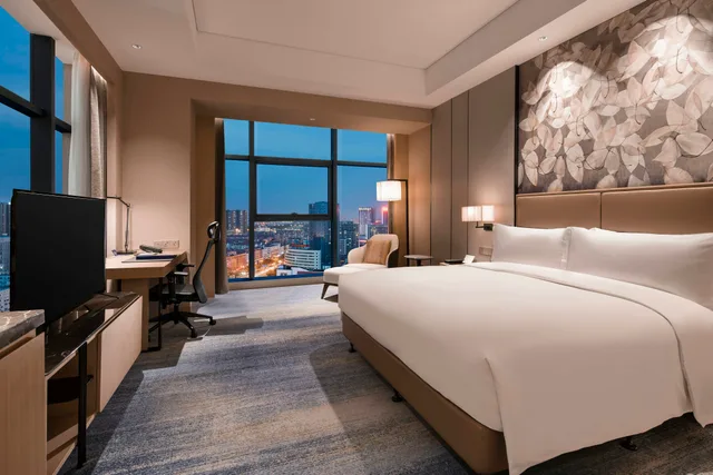 Deluxe, King Bed, Corner, Doubletree By Hilton Yangzhou 2/10