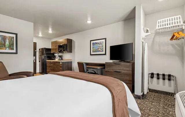 Standard, Single, Queen Bed, My Place Hotel-Bentonville-Rogers, AR 1/7