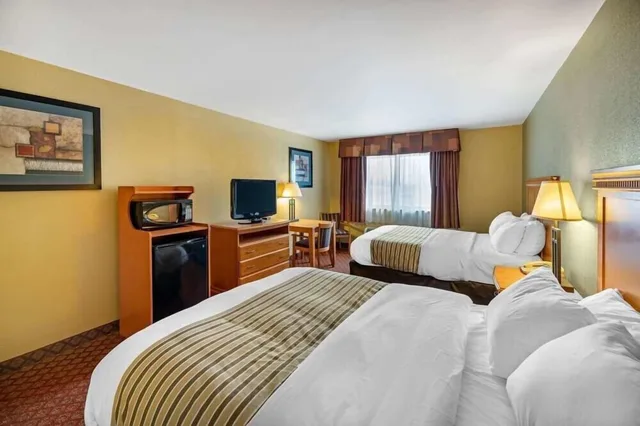 غرفة قياسية بسريرين مزدوجين، Quality Inn 1/8