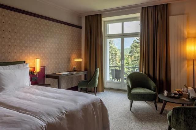 غرفة ديلوكس بسرير كينج بشرفة، Cresta Palace 2/5