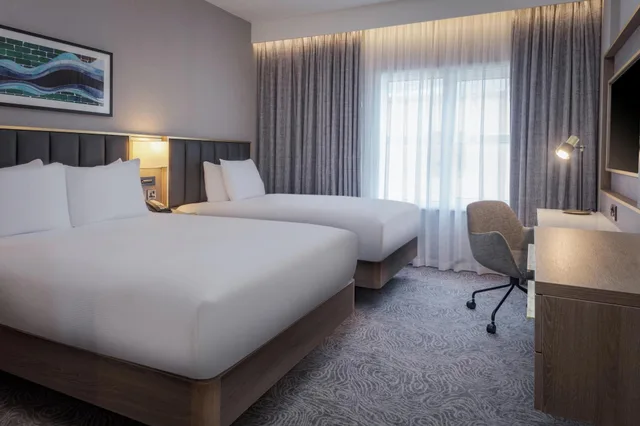 Room, Multiple Beds، DoubleTree by Hilton London Angel Kings Cross 2/5