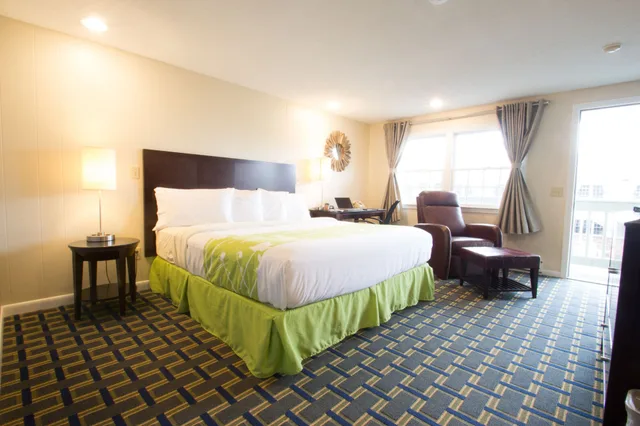 غرفة بسرير كينج لذوي الإعاقة، Hunters Green Motel 2/2