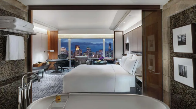 Executive, King Bed, Lounge Access, Conrad Bangkok 9/9
