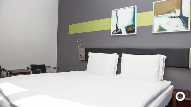 غرفة ديلوكس بسرير كينج، CENTERHOTEL ARNARHVOLL 1/6