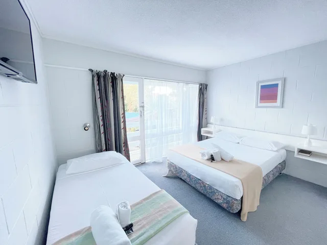 غرفة عائلية بسرير كوين وسريرين منفصلين بغرفة نوم واحدة بمطبخ صغير، Mt Eden Motel 2/5