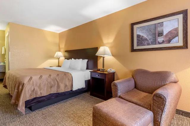 غرفة قياسية بسرير كينج، Quality Inn Russellville I-40 1/4