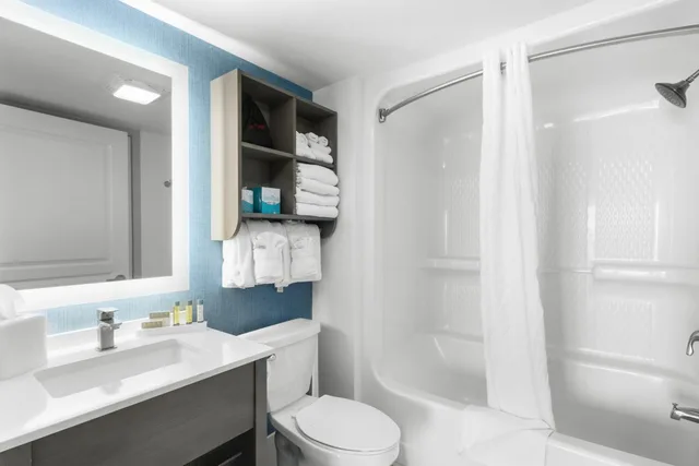 Mariner, 2 Bedrooms, Condo, Deluxe, Ocean Front، Compass Cove Resort 7/8