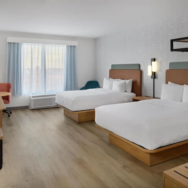 غرفة بسرير كينج وسريرين كوين، Hampton Inn Midland West 1/3