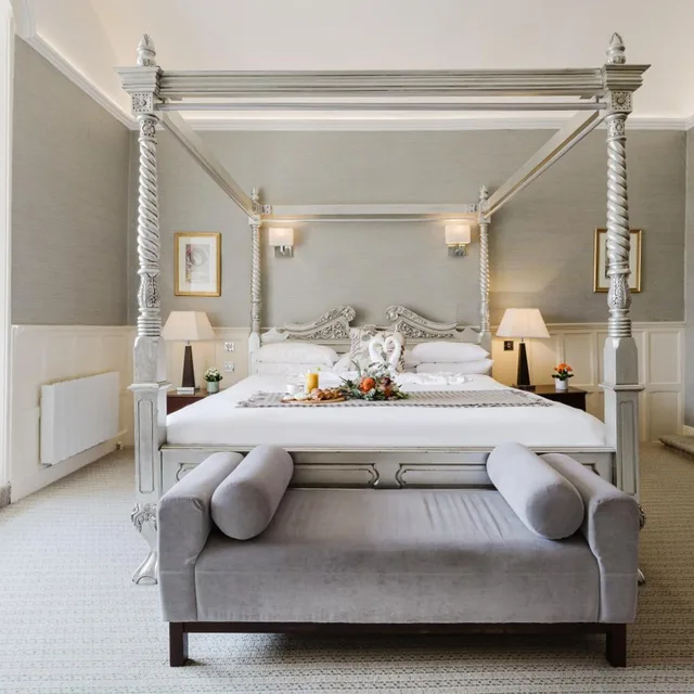 Feature, Double Bed، Winchester Royal 4/10