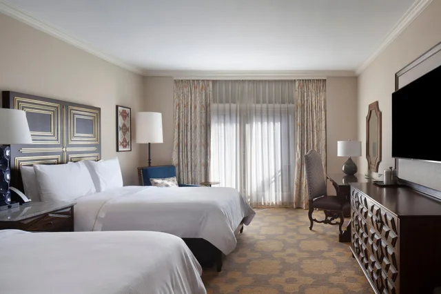 Premium, 2 Double Beds, Riverside, Balcony، Westin Riverwalk Hotel 1/3