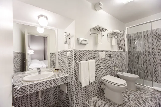غرفة ثلاثية، Relais Fontana di Trevi 7/10