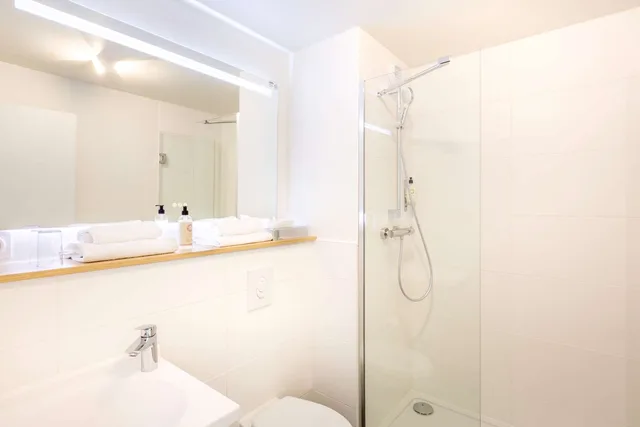 غرفة كومفورت بسرير كوين، Best Western Armor Park Dinan 3/3